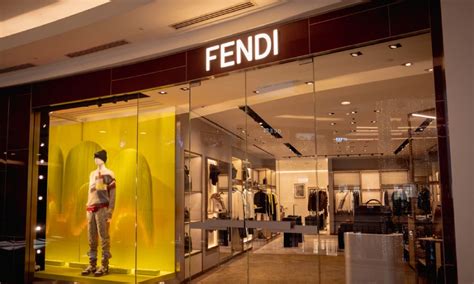 fendi negozi italia|who is fendi owned by.